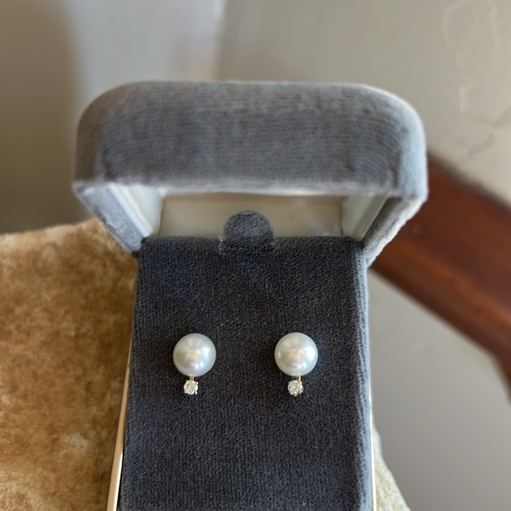 Elegant Pearl and Diamond Earrings